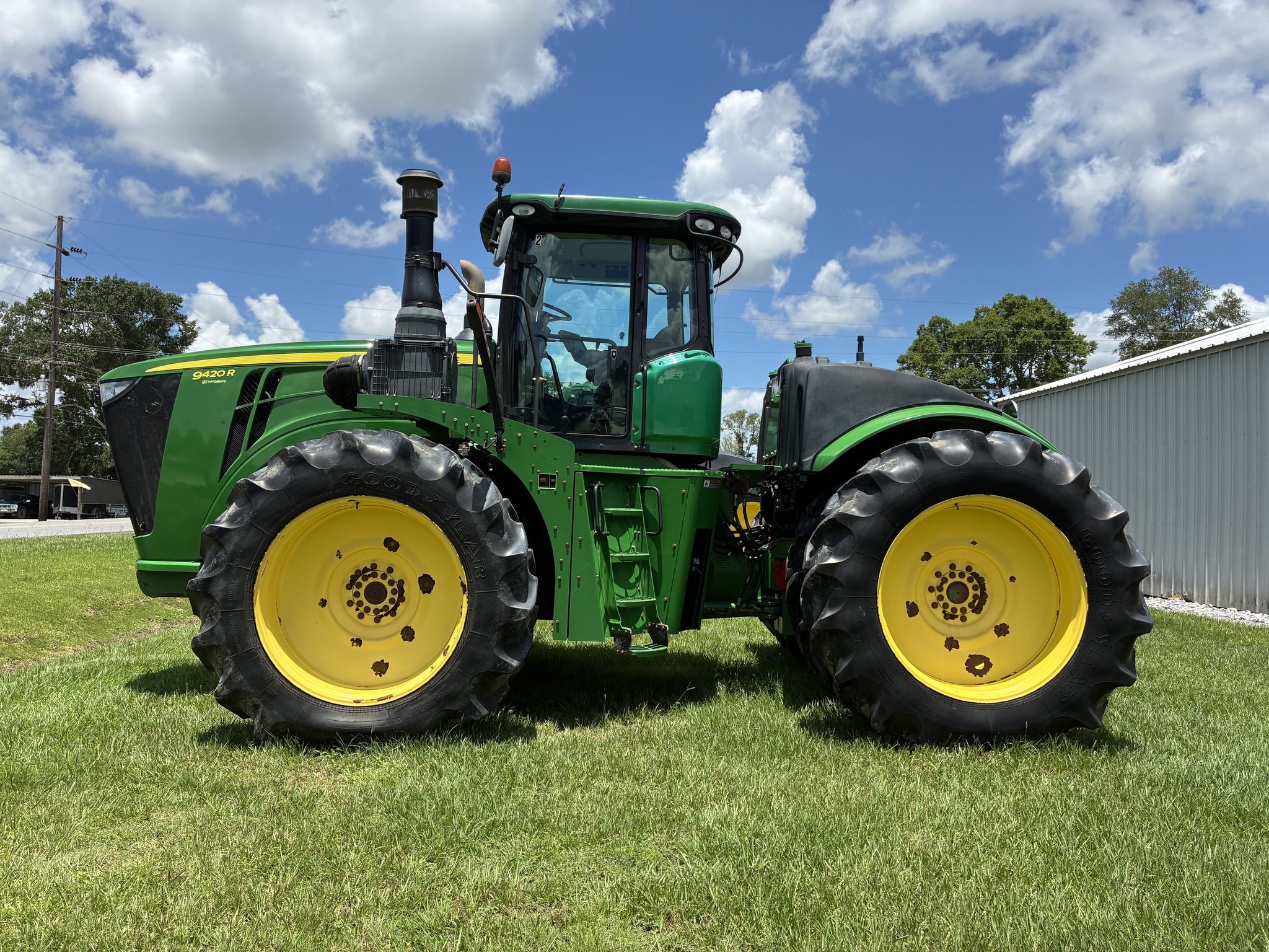 2017 John Deere 9420R Image 2