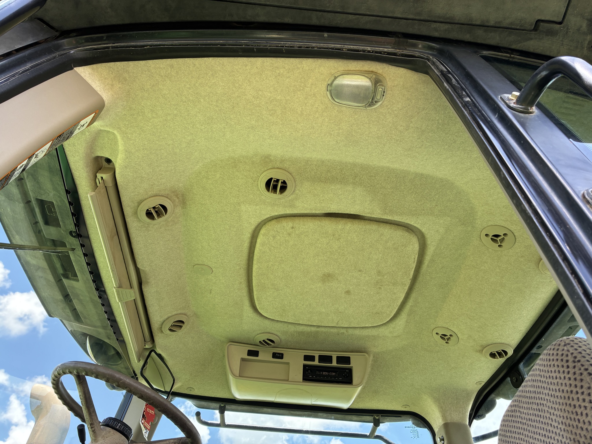2017 John Deere 9420R Image 24