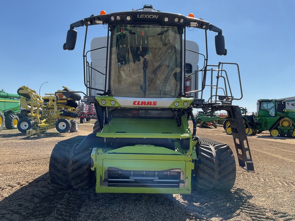 Used 2021 Claas 8800TT Combines at Horizon Ag & Turf in Westlock, AB - Photo8