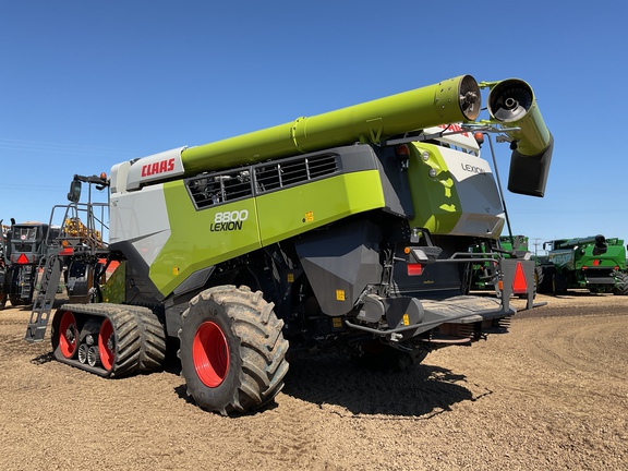 Used 2021 Claas 8800TT Combines at Horizon Ag & Turf in Westlock, AB - Photo3