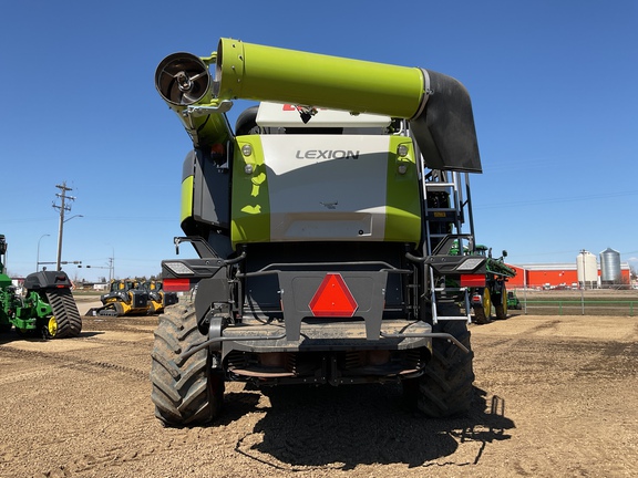 Used 2021 Claas 8800TT Combines at Horizon Ag & Turf in Westlock, AB - Photo4