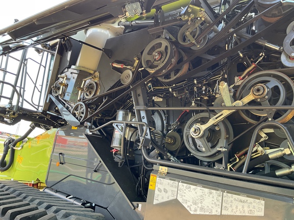 Used 2021 Claas 8800TT Combines at Horizon Ag & Turf in Westlock, AB - Photo19
