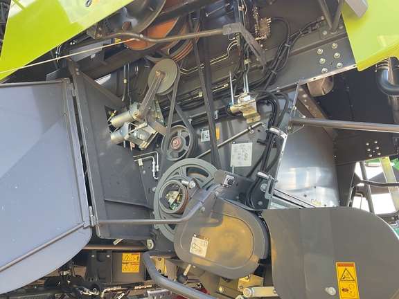 Used 2021 Claas 8800TT Combines at Horizon Ag & Turf in Westlock, AB - Photo21