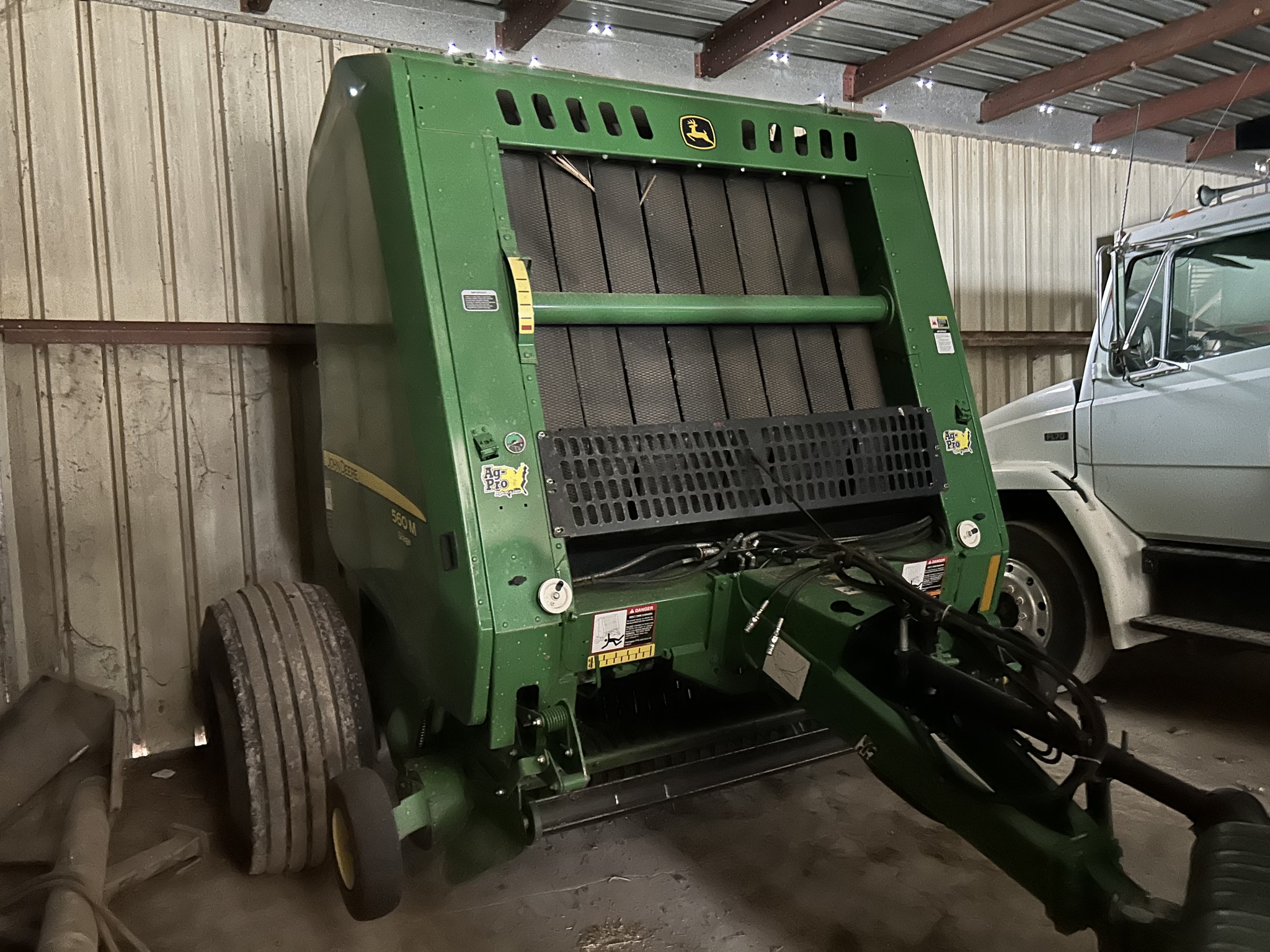 2018 John Deere 560M Image 7