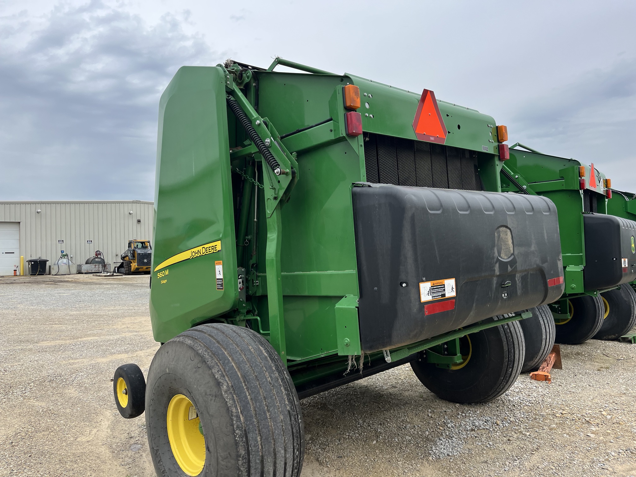 2018 John Deere 560M Image 3