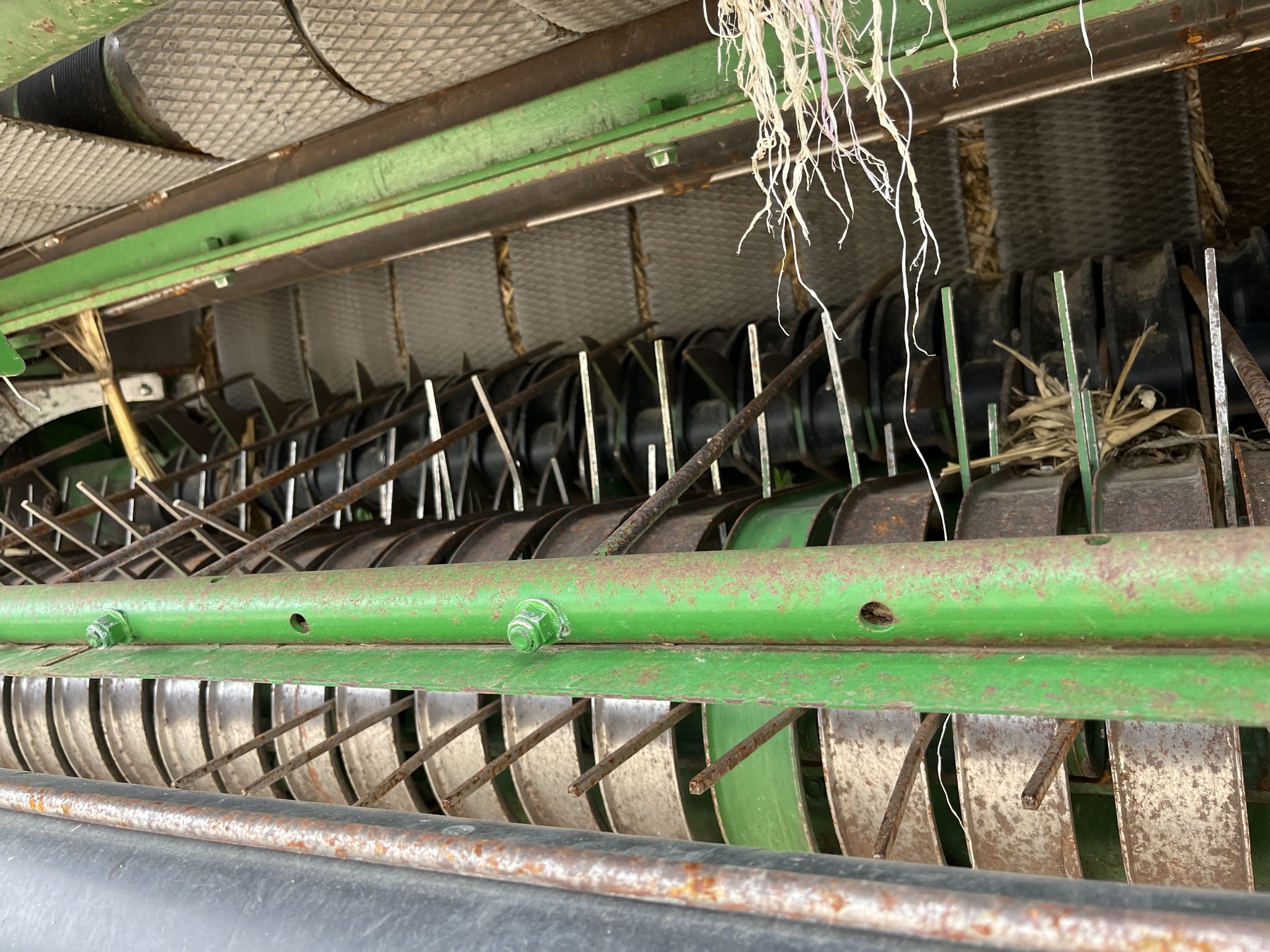 2018 John Deere 560M Image 5