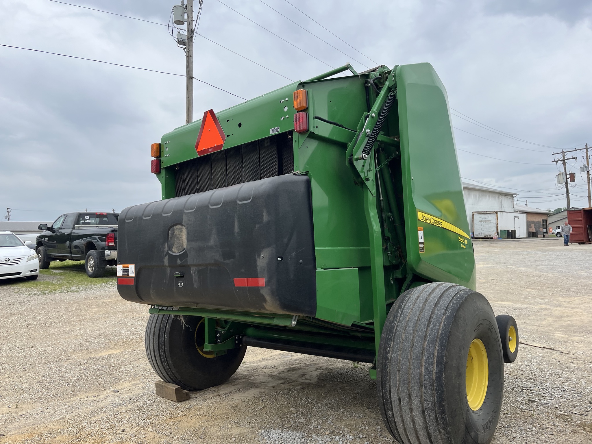 2018 John Deere 560M Image 4