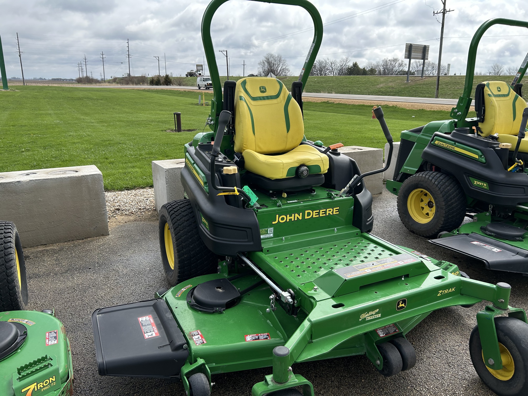 2024 John Deere Z997R at Heritage Tractor in Dixon, IL