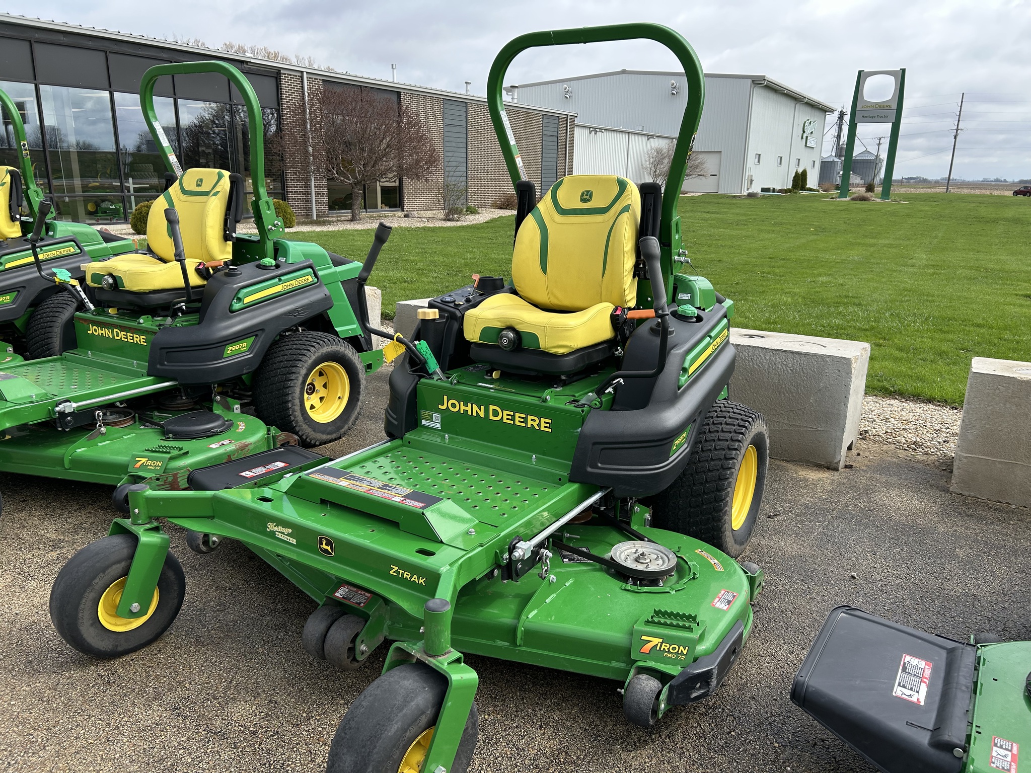  2024 John Deere Z997R at Heritage Tractor in Dixon, IL