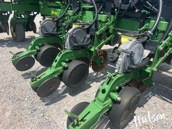 Photo of 2003 John Deere 1770NT CCS
