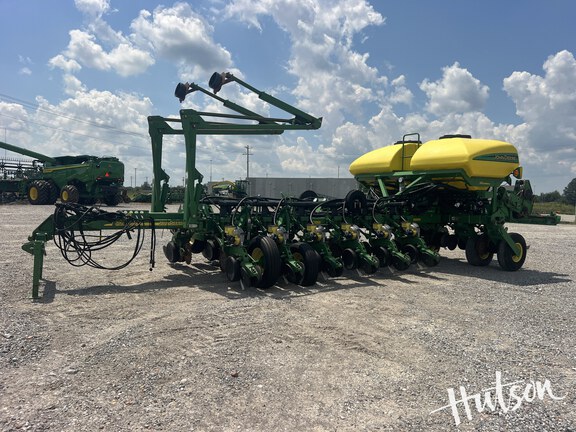 Photo of 2003 John Deere 1770NT CCS
