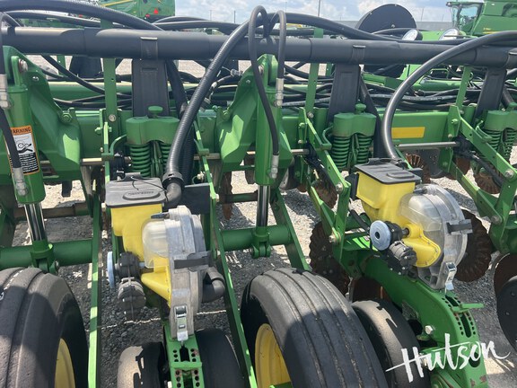 Photo of 2003 John Deere 1770NT CCS