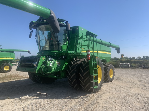 Photo of 2024 John Deere S790