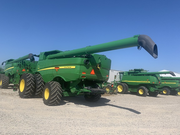 Photo of 2024 John Deere S790
