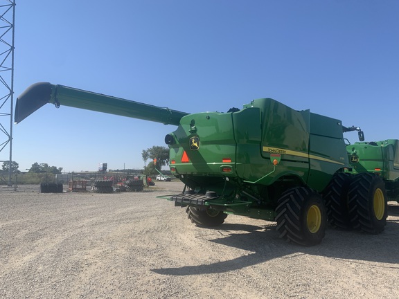 Photo of 2024 John Deere S790