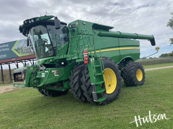 Photo of 2024 John Deere S790