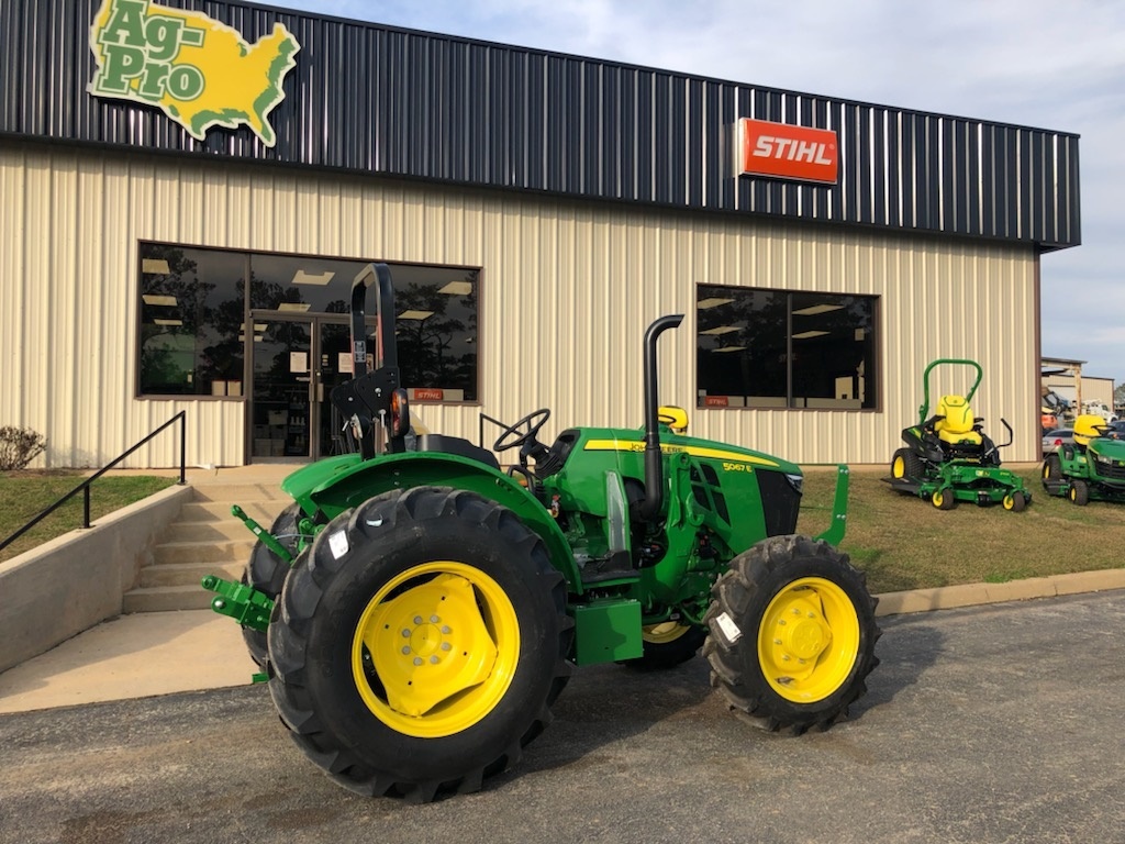 2025 John Deere 5067E Image 4