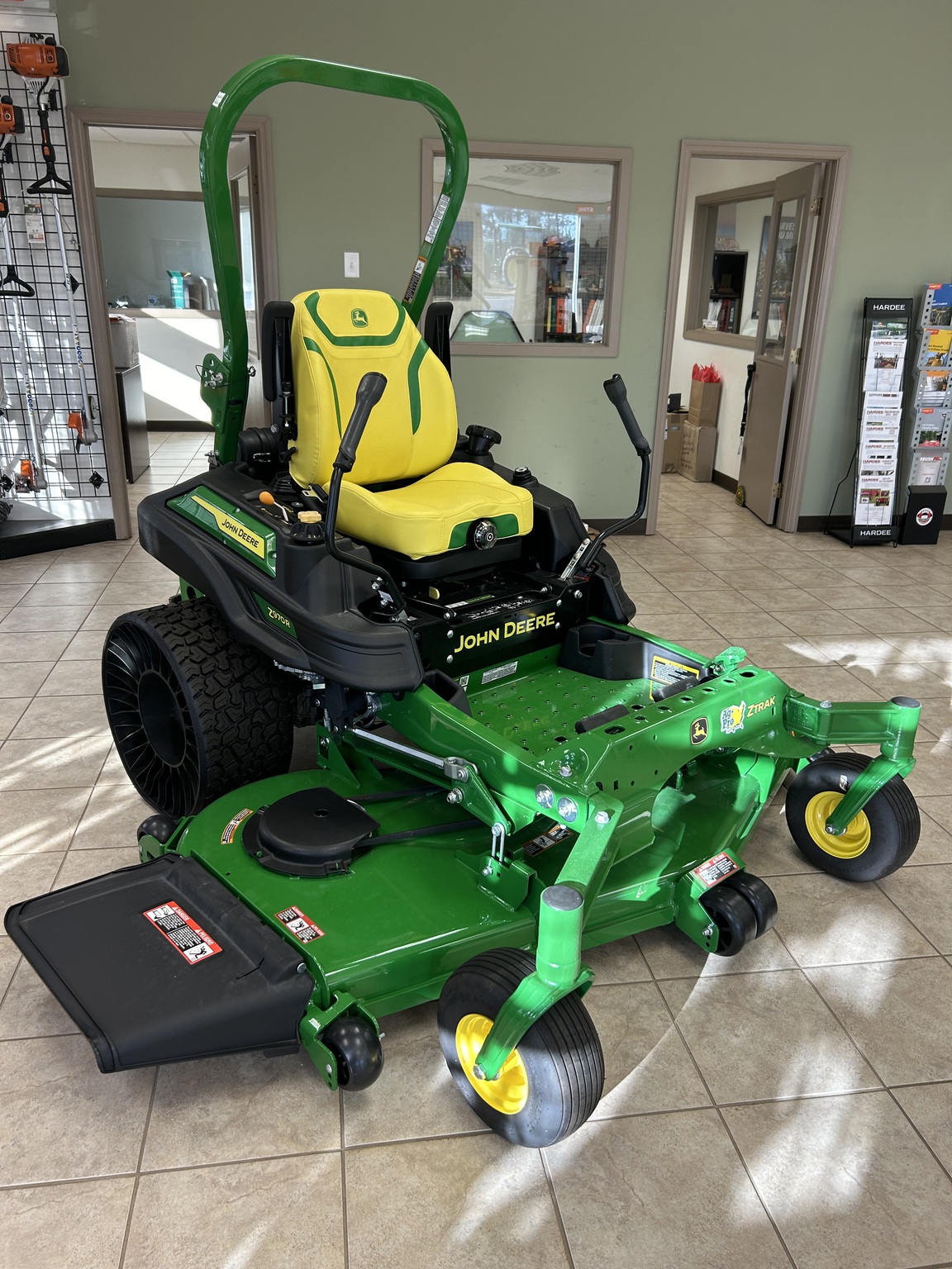 2025 John Deere Z970R Image 2