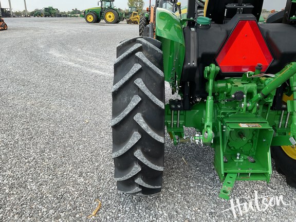Photo of 2024 John Deere 5050E