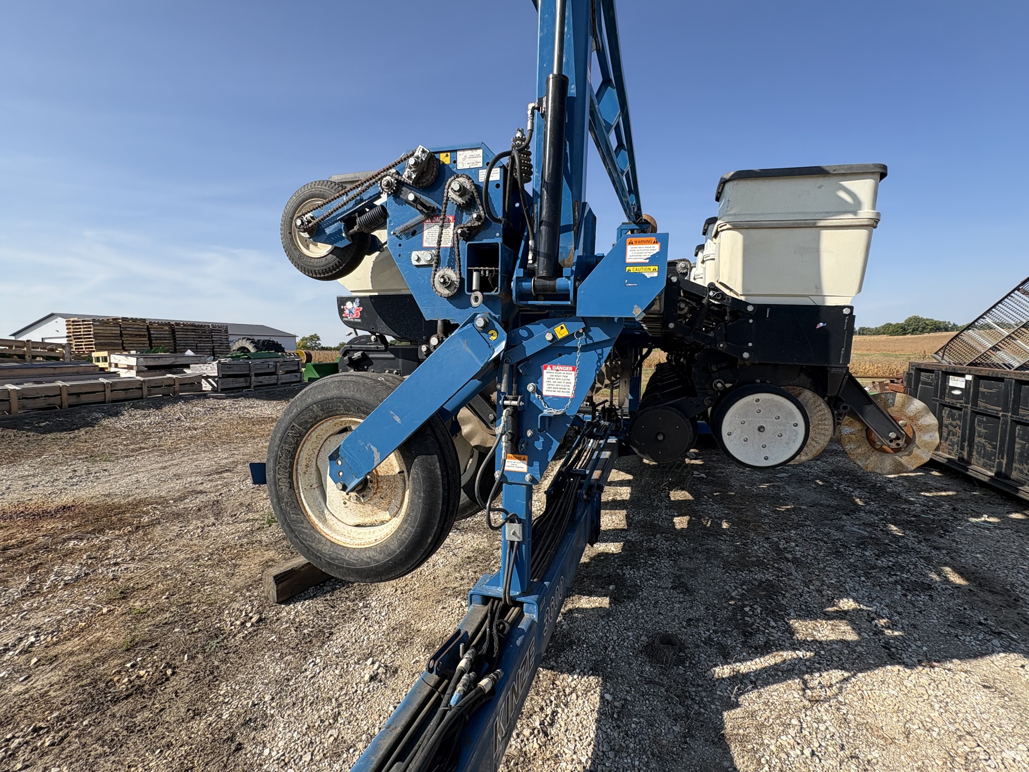  2010 Kinze 3600 at Heritage Tractor in Brimfield, IL