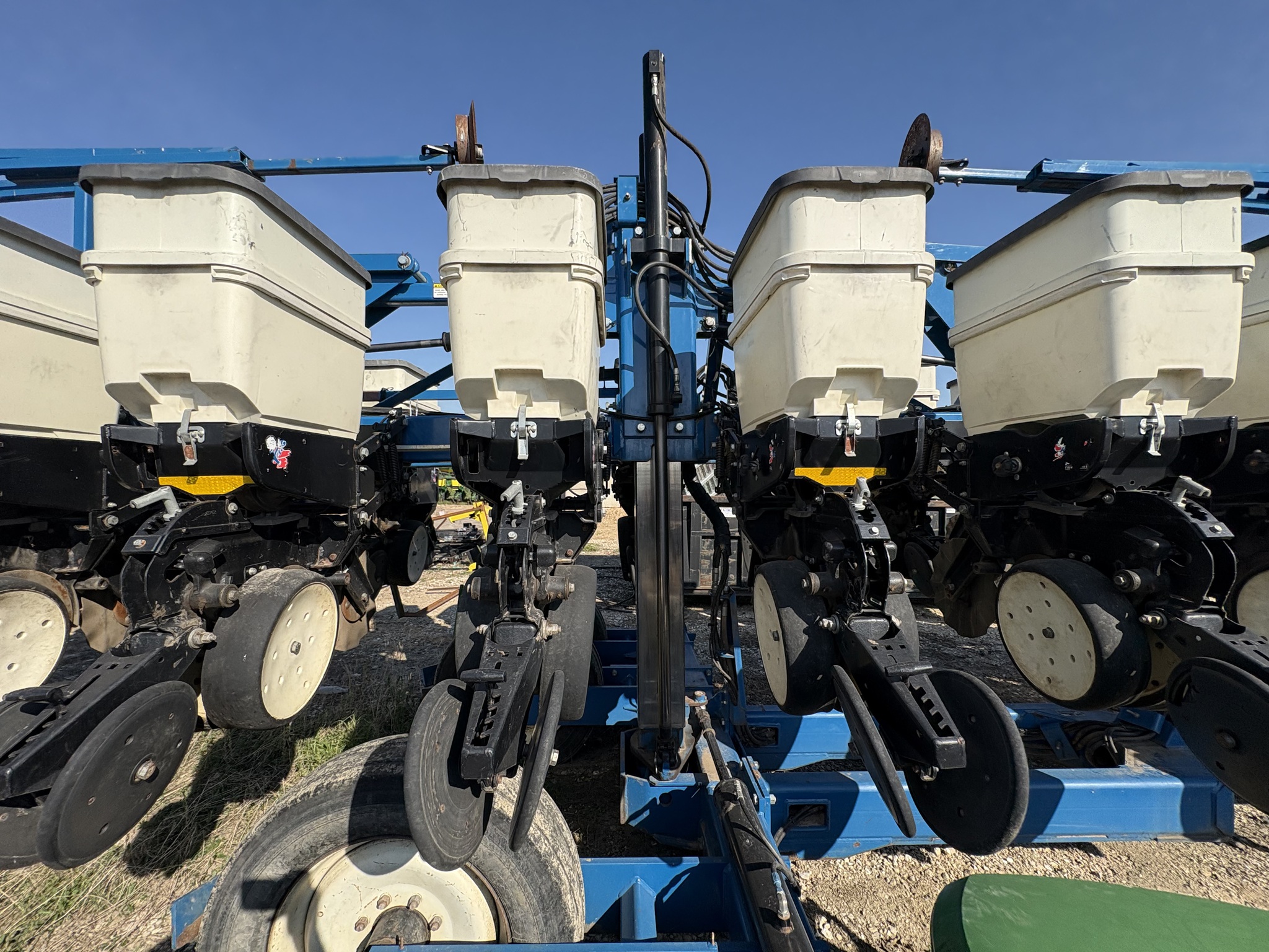  2010 Kinze 3600 at Heritage Tractor in Brimfield, IL