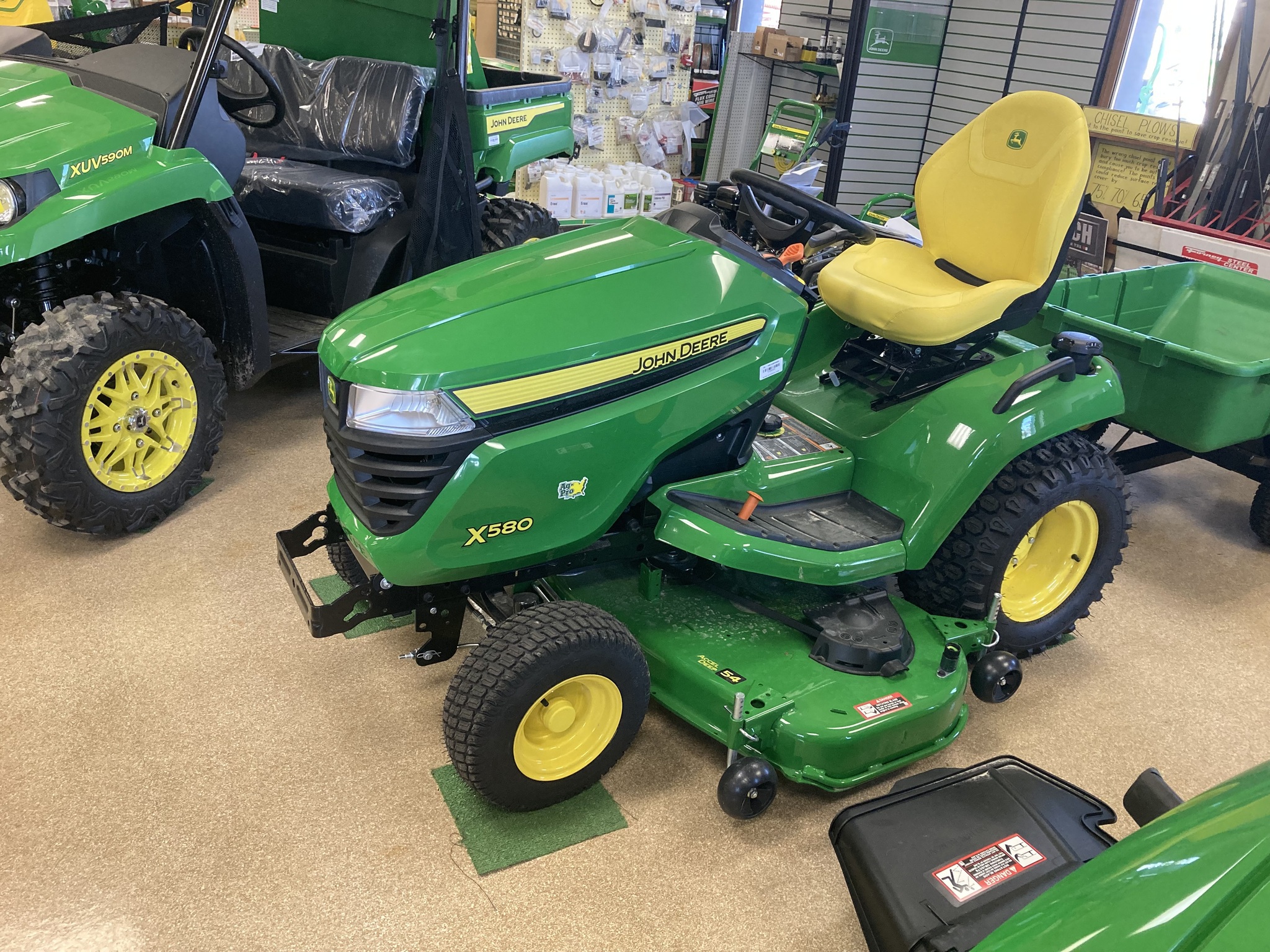 2025 John Deere X580 Image 1