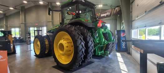 2024 John Deere 8R 370 Image 3