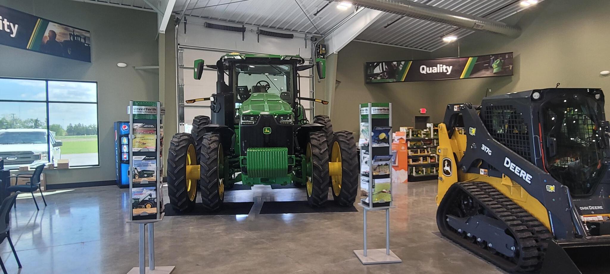 2024 John Deere 8R 370 Image 7