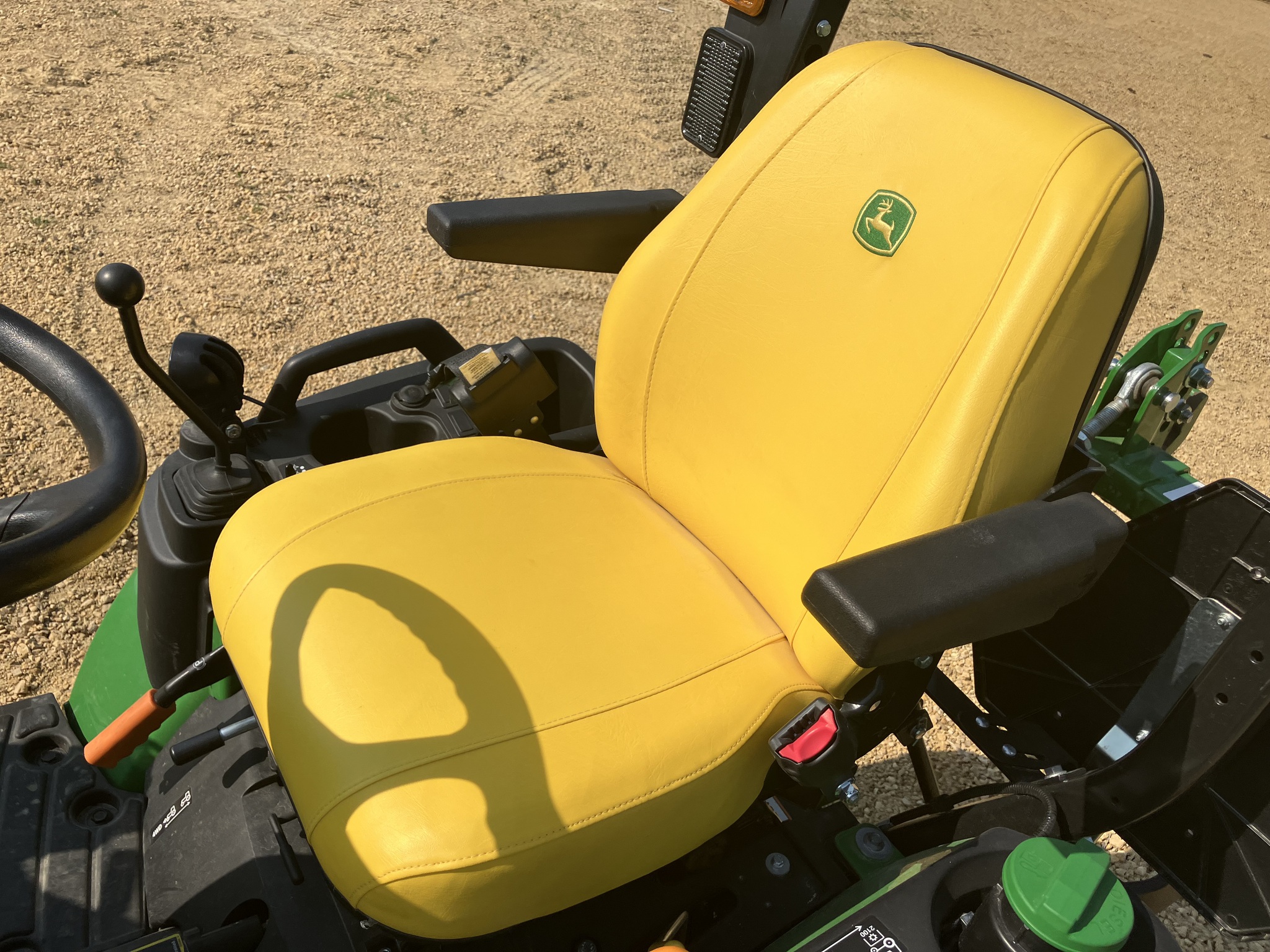2023 John Deere 1025R Image 9