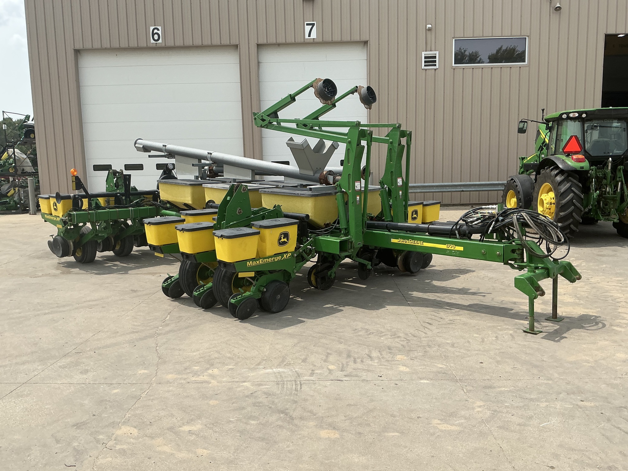2009 John Deere 1770 Image 1