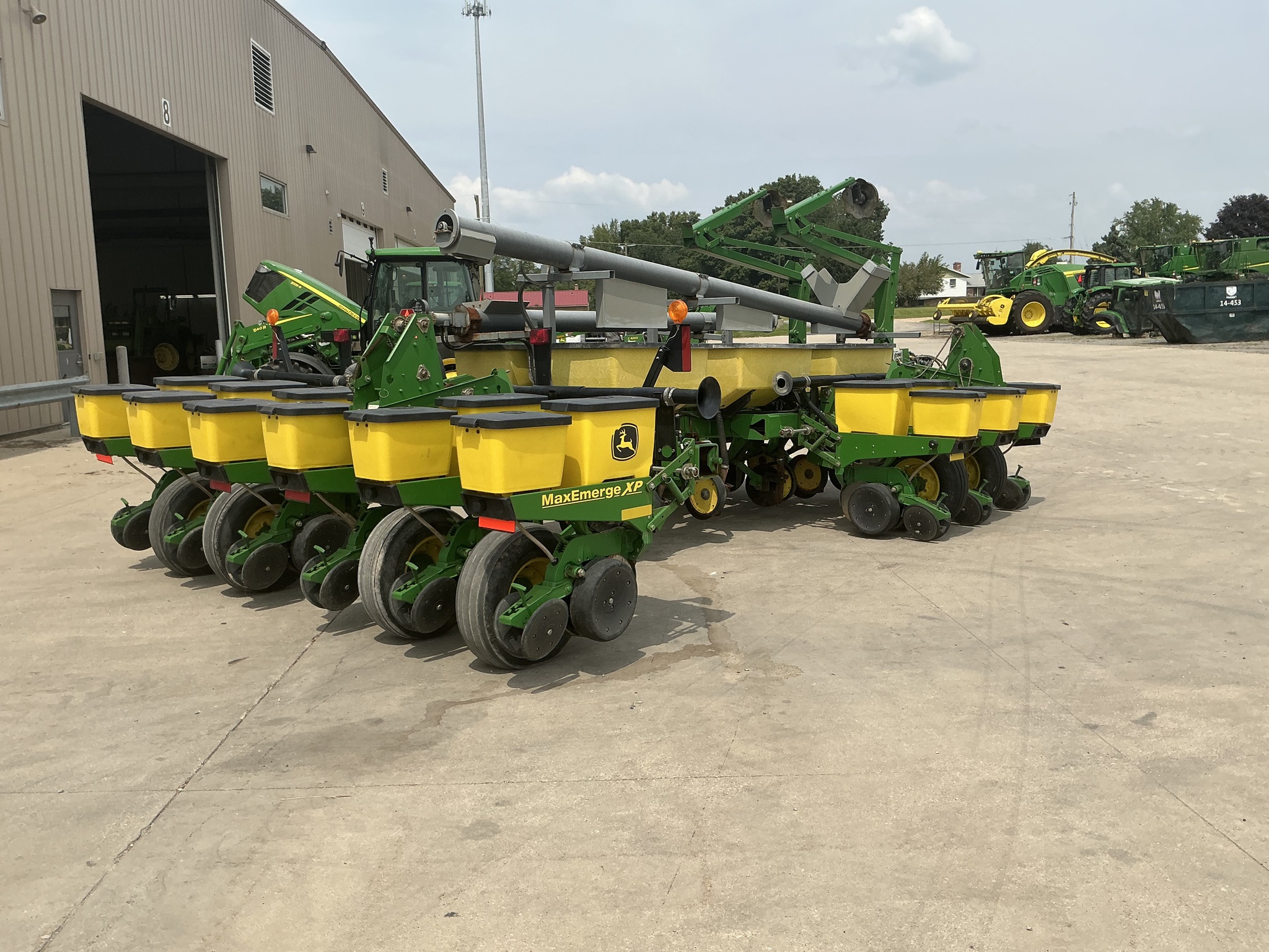 2009 John Deere 1770 Image 3