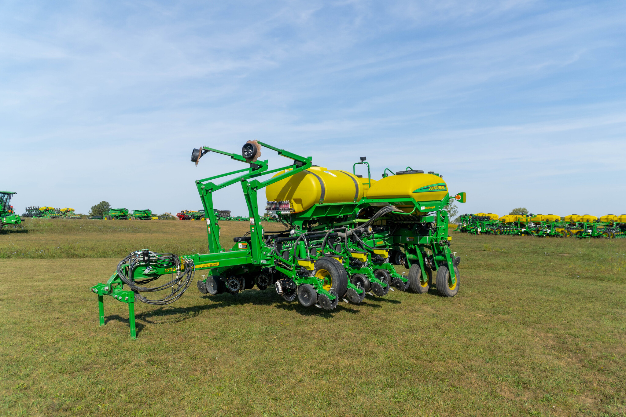 Used 2017 John Deere 1775NT Planters: Drawn at Koenig Equipment in Anna, OH - PhotoXL1