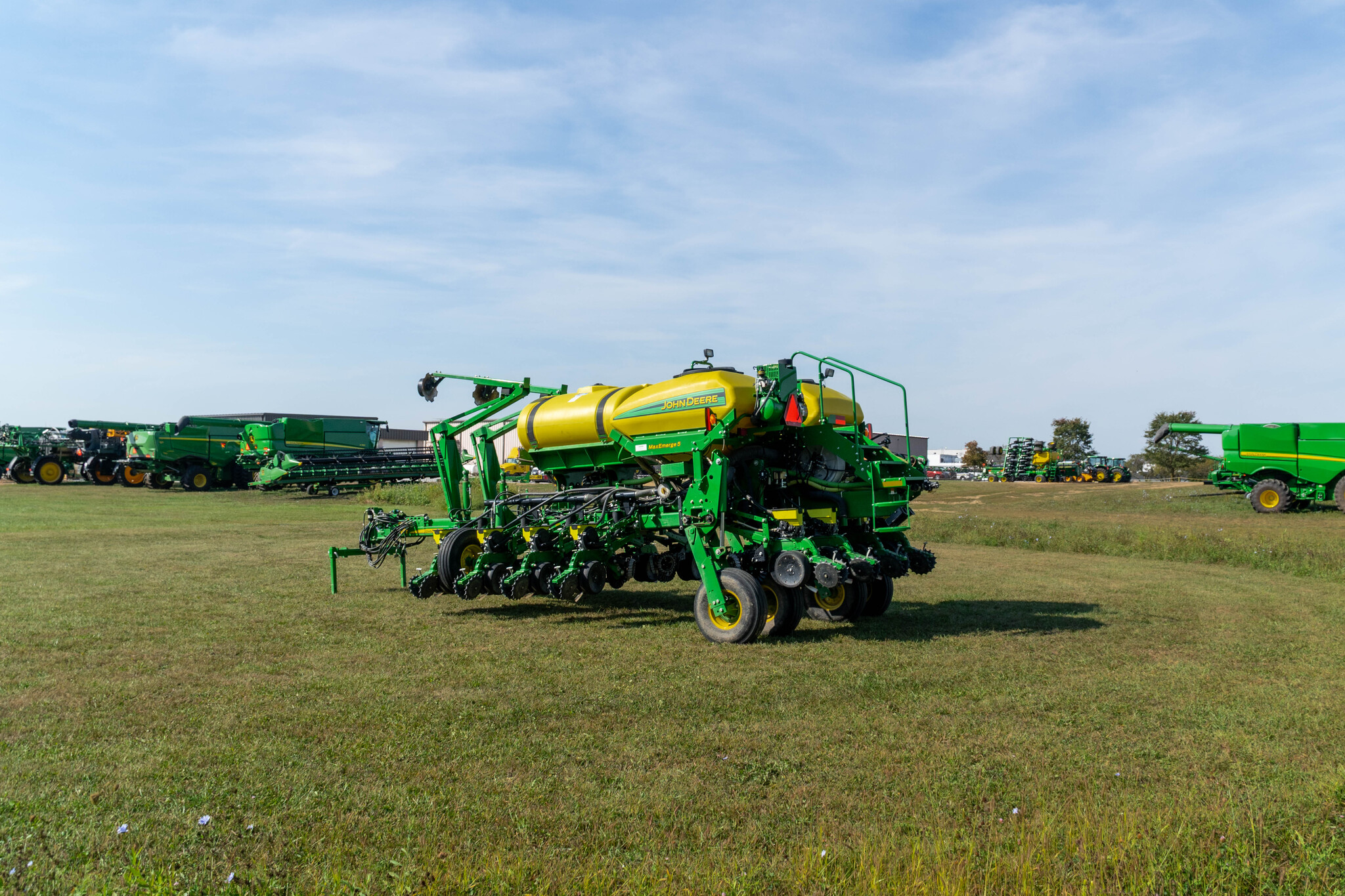 Used 2017 John Deere 1775NT Planters: Drawn at Koenig Equipment in Anna, OH - PhotoXL2