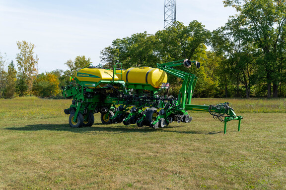 Used 2017 John Deere 1775NT Planters: Drawn at Koenig Equipment in Anna, OH - Photo6