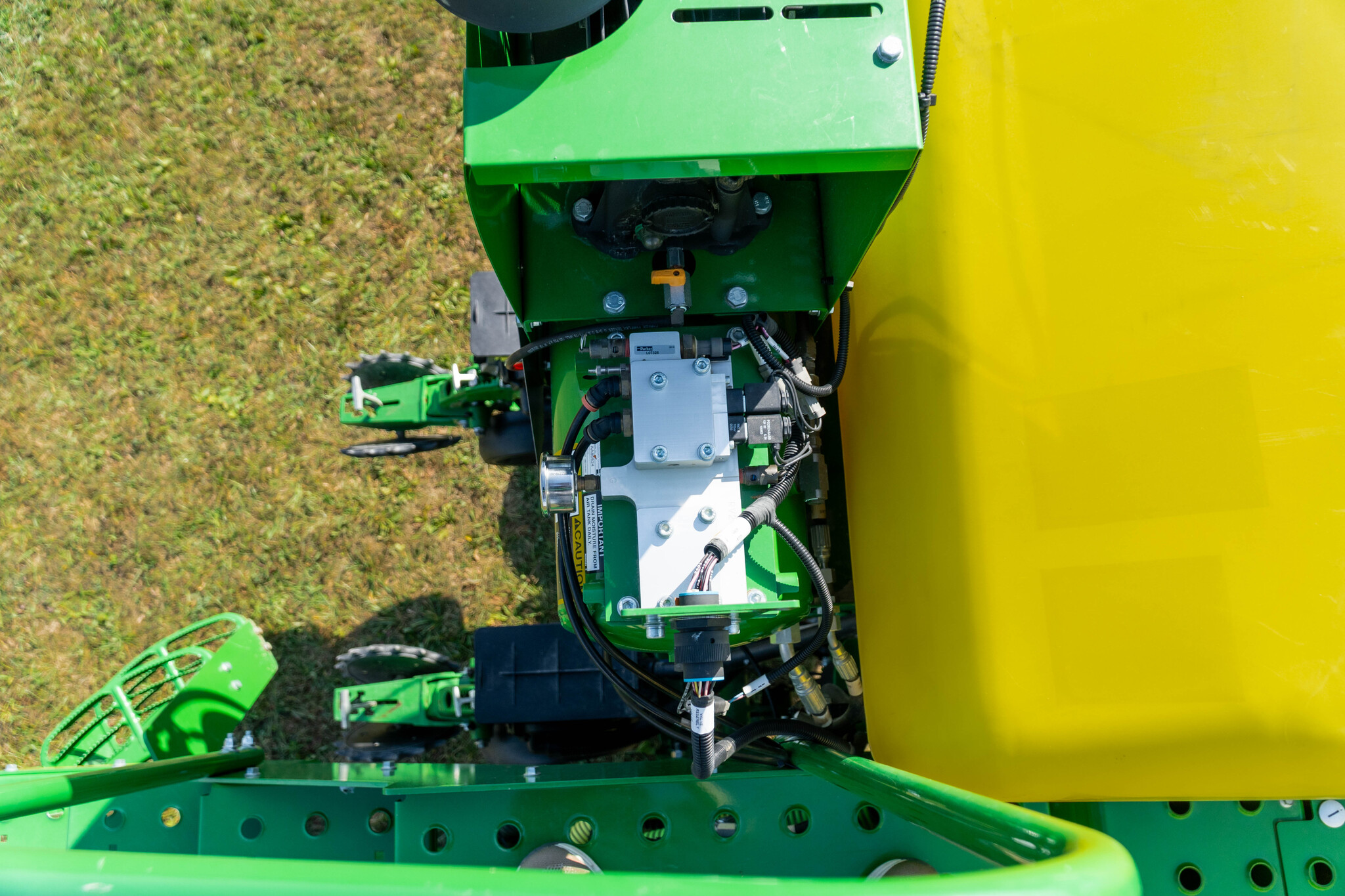 Used 2017 John Deere 1775NT Planters: Drawn at Koenig Equipment in Anna, OH - PhotoXL17