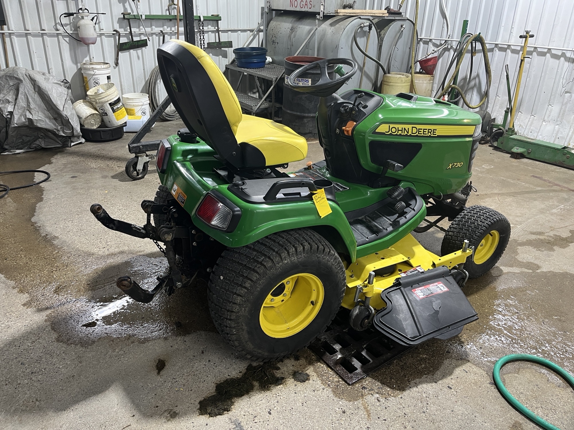 2017 John Deere X730 Image 3