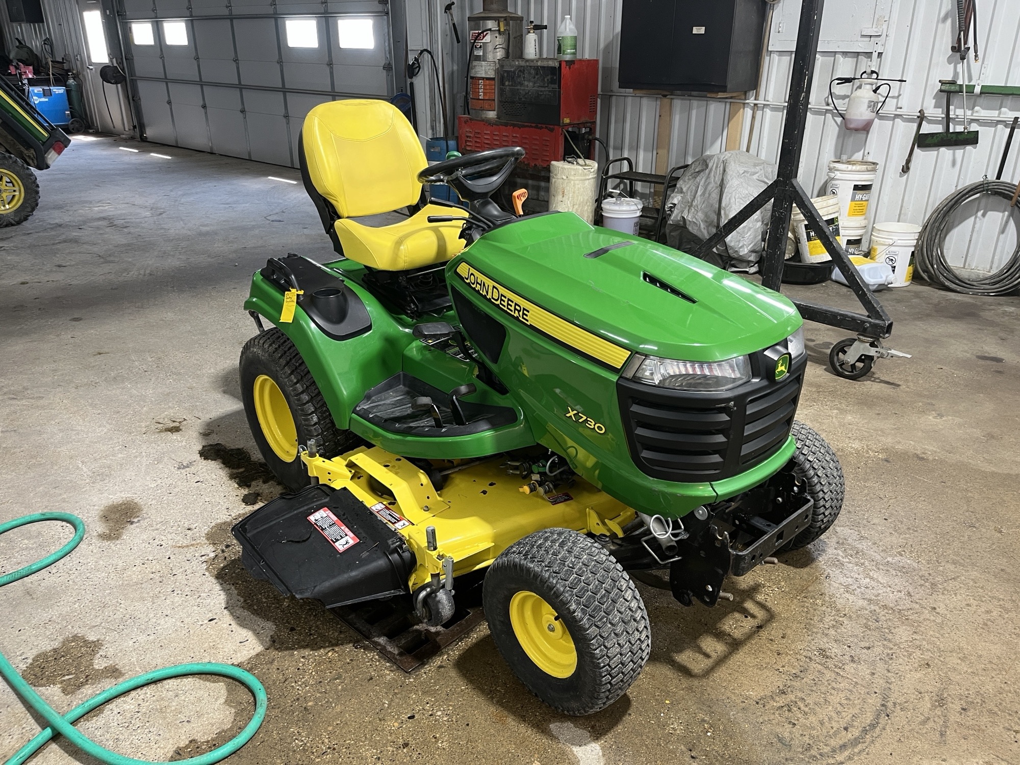 2017 John Deere X730 Image 4