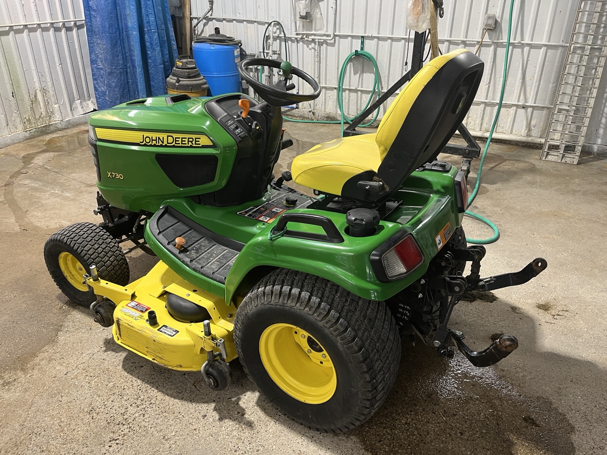 2017 John Deere X730 Image 1