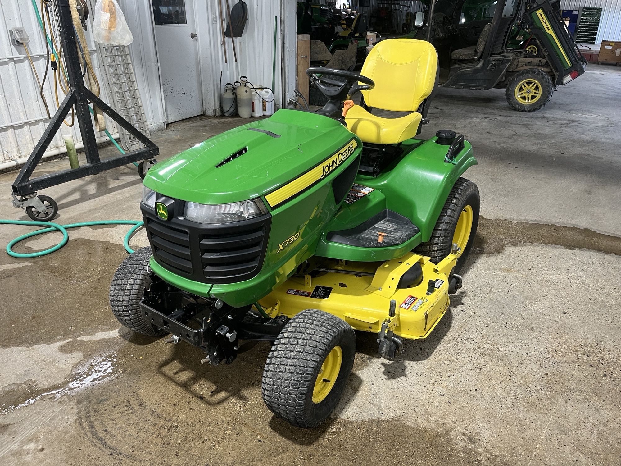 2017 John Deere X730 Image 5