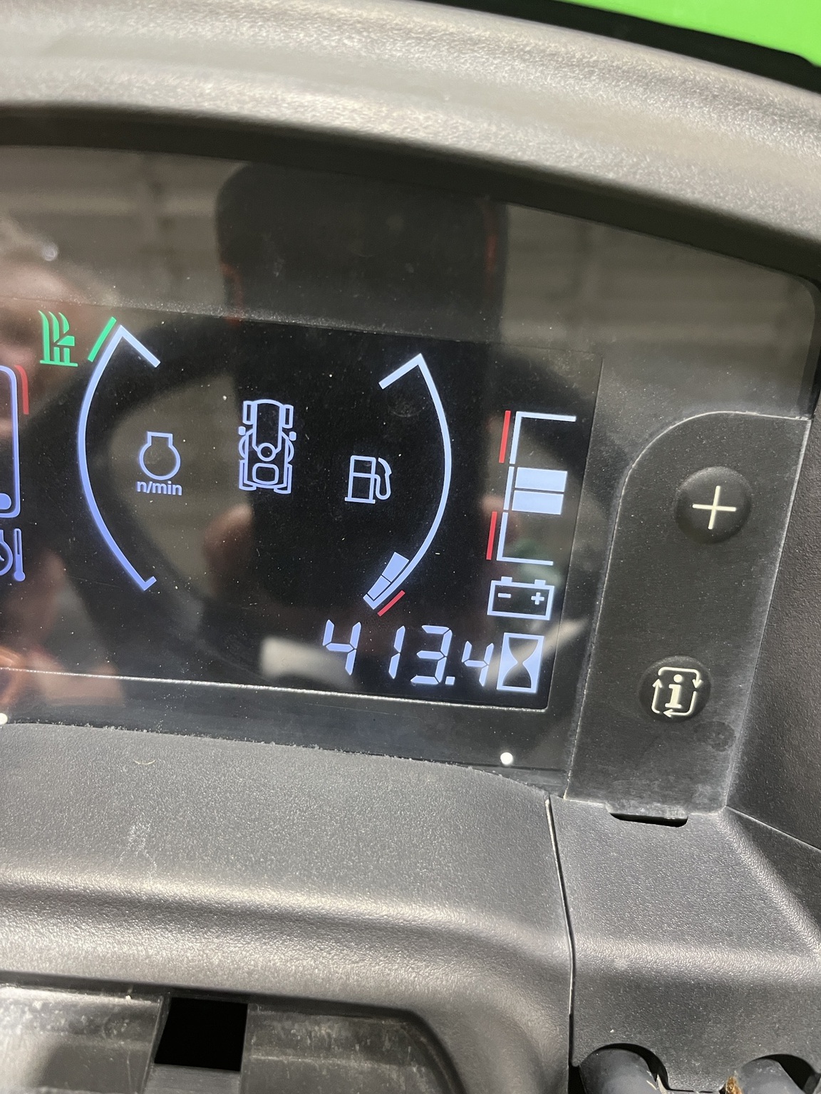 2017 John Deere X730 Image 6