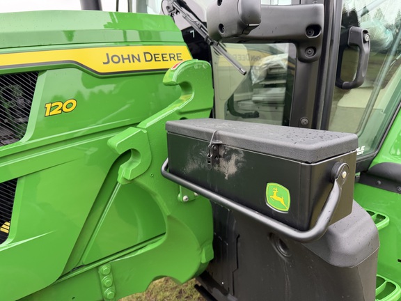 2025 John Deere 6R 120 - Photo17