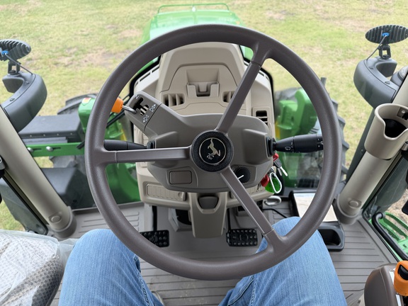 2025 John Deere 6R 120 - Photo25