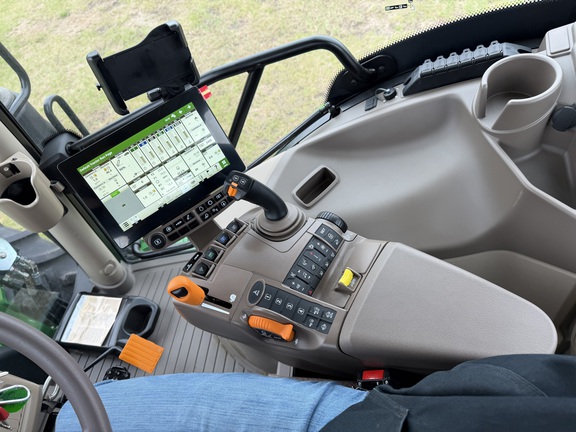 2025 John Deere 6R 120 - Photo28