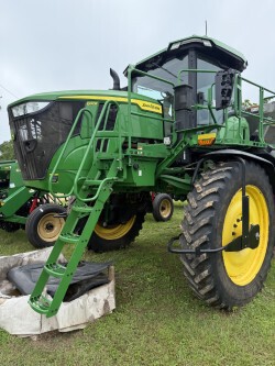 2023 John Deere 600R Photo 2