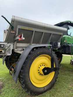 2023 John Deere 600R Photo 3