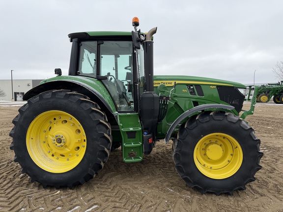 2025 John Deere 6M 155 - Photo2