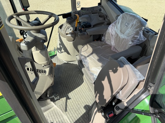 2025 John Deere 6M 155 - Photo31