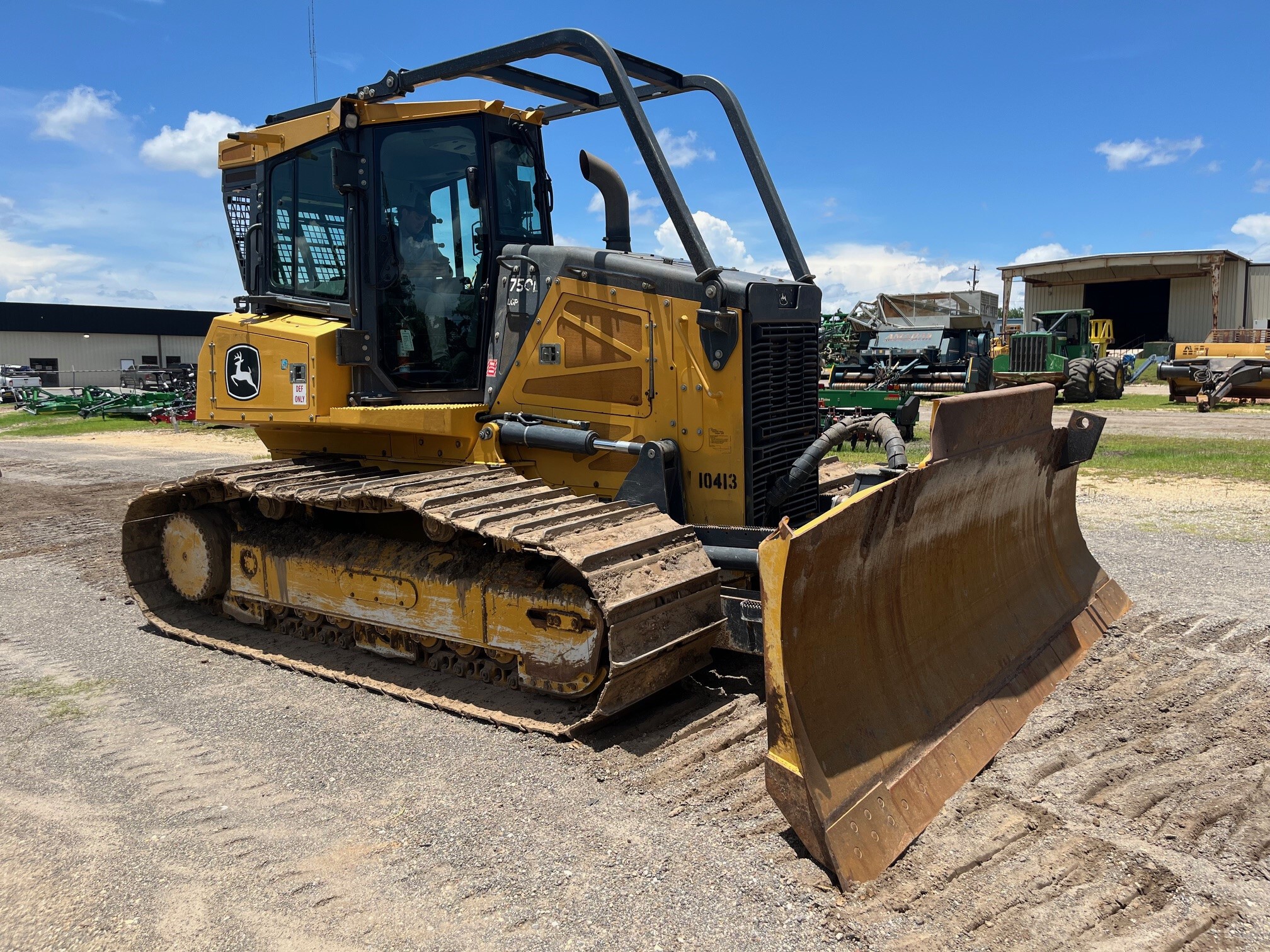 2022 John Deere 750L Image 2