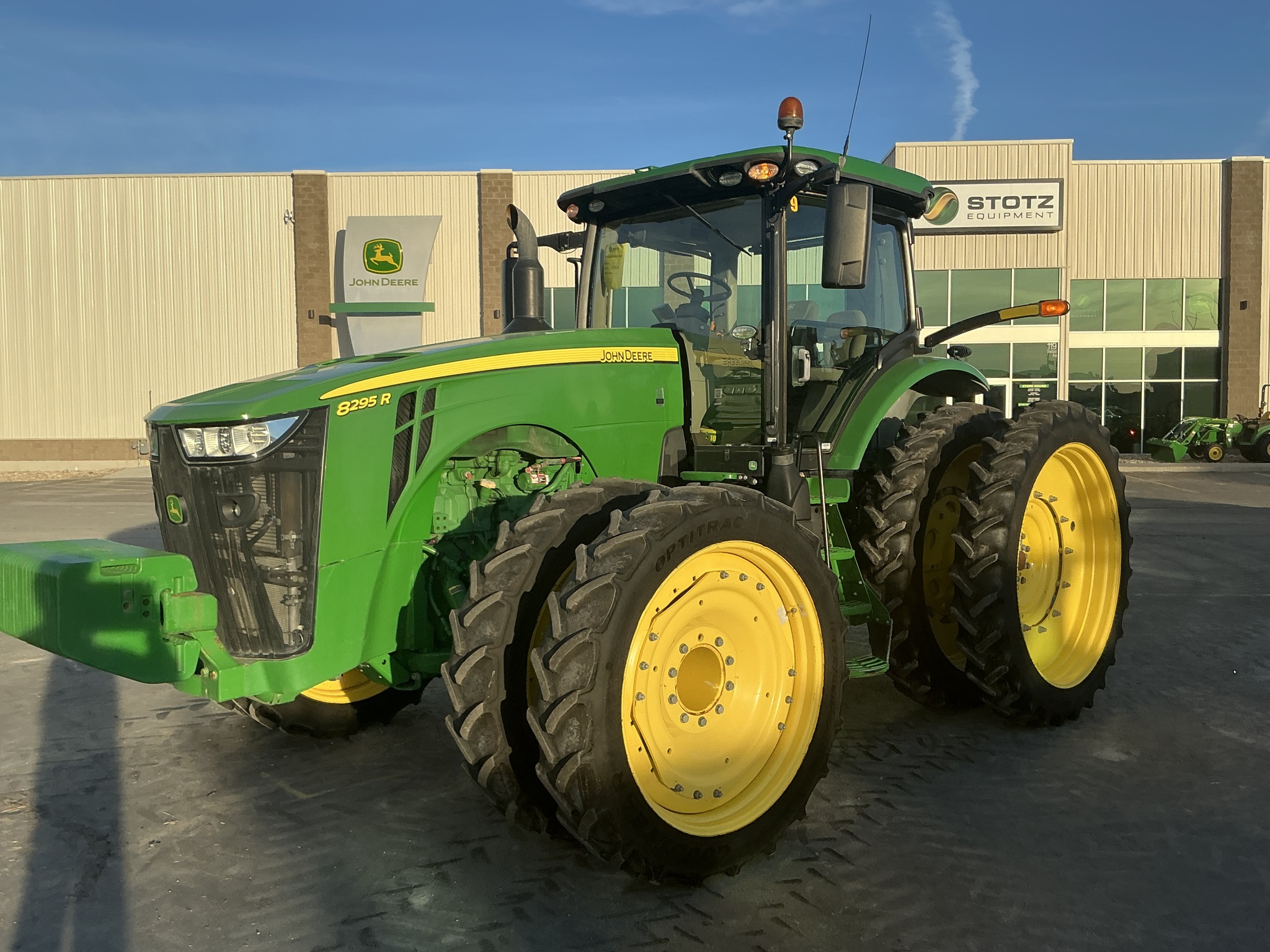 2018 John Deere 8295R Image 1