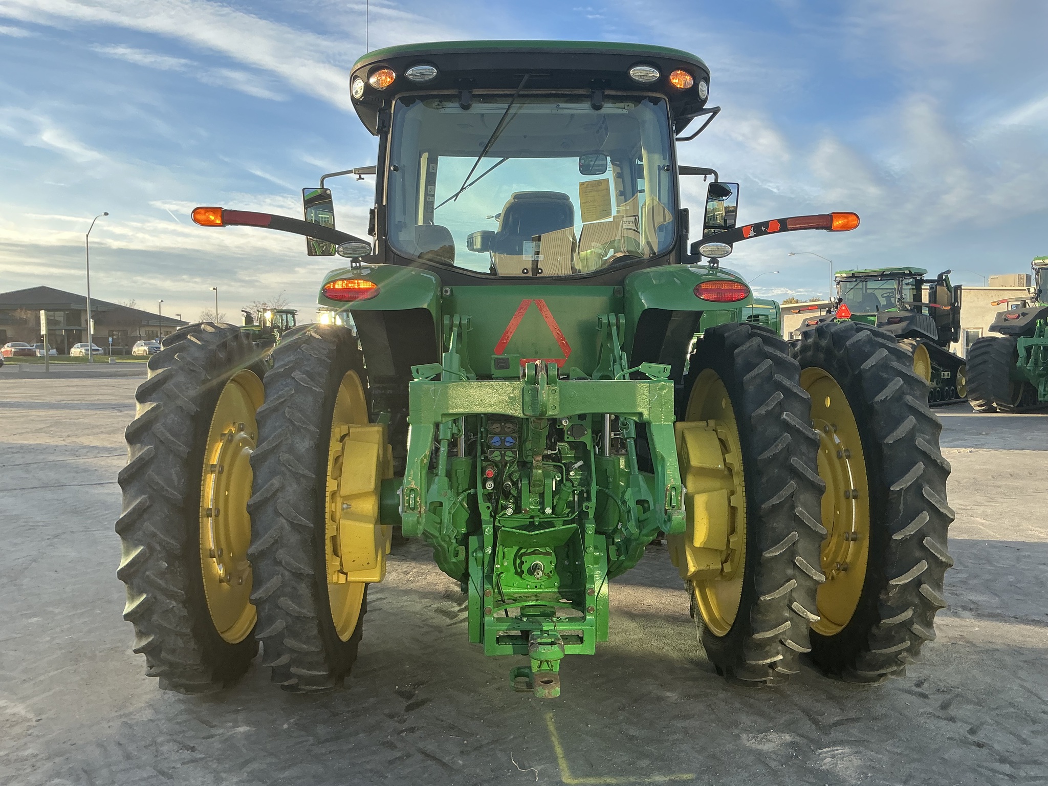 2018 John Deere 8295R Image 4